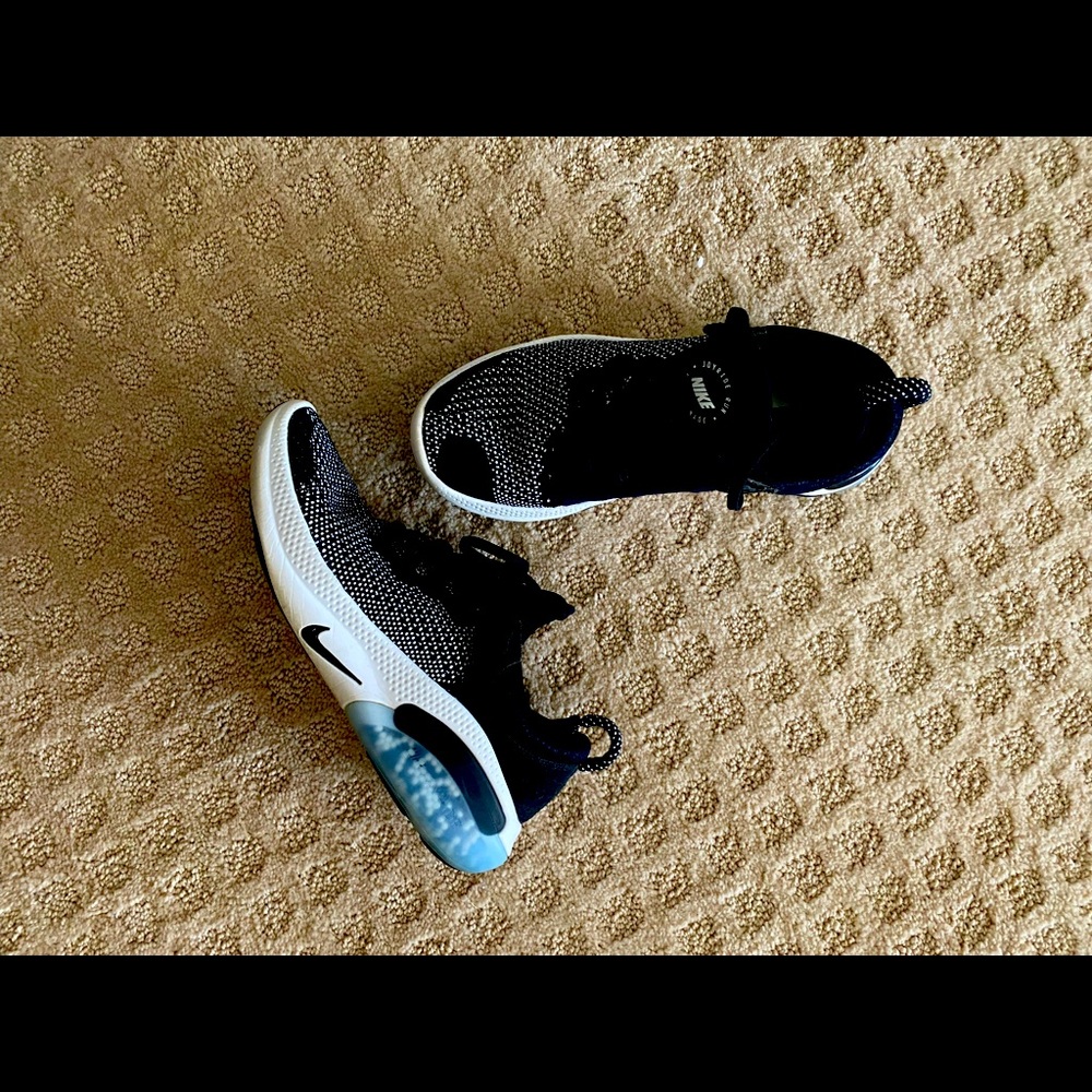 Nike womens joyride run black and white sneakers